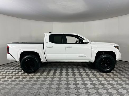 Used 2025 Toyota Tacoma SR5 image 3