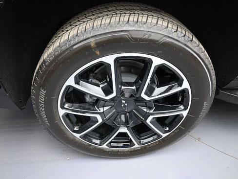 Used 2026 Chevrolet Suburban RST w/ Comfort Package AWD/4WD image 12