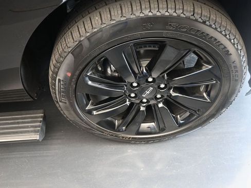 Used 2024 Lincoln Navigator Reserve image 42