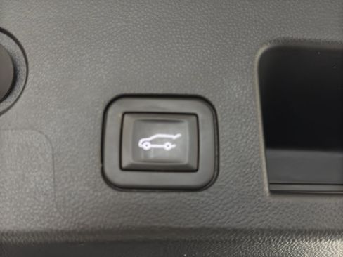 Used 2025 Chevrolet Equinox LT w/ Convenience Package II image 22