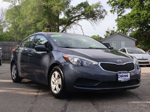 Used 2016 Kia Forte LX FWD image 1