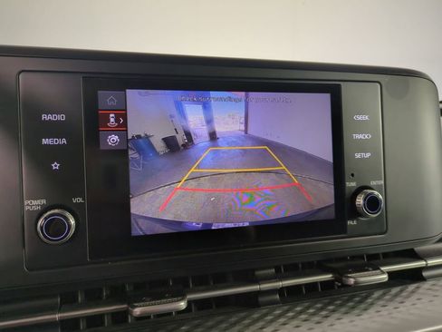 Used 2024 Kia Carnival LX image 24