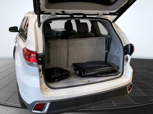 Used 2019 Toyota Highlander Limited AWD/4WD image 5