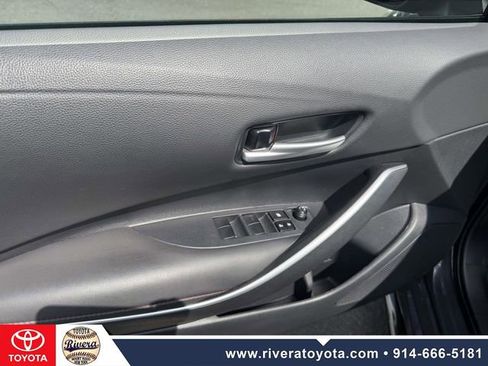 Used 2023 Toyota Corolla SE w/ Carpet Mat Package (TMS) FWD image 12