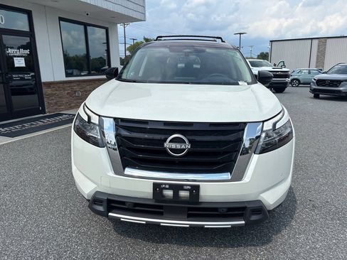 Used 2023 Nissan Pathfinder Platinum AWD/4WD image 12