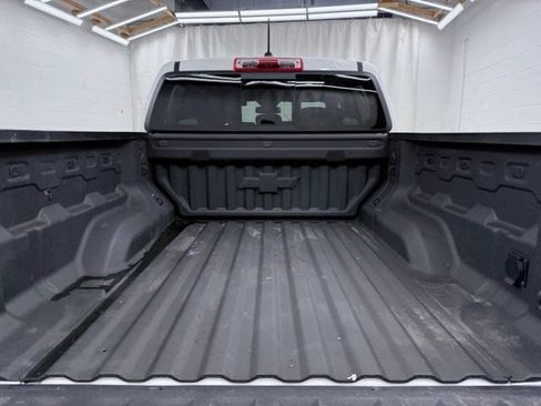 Used 2025 Chevrolet Colorado Z71 AWD/4WD image 16