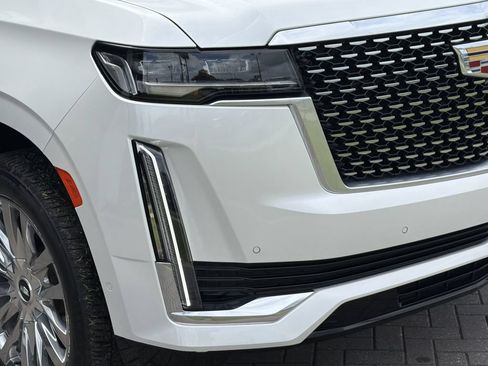 Certified 2023 Cadillac Escalade Premium Luxury RWD image 7