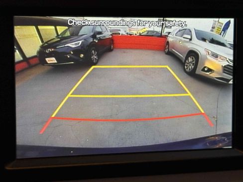 Used 2020 Hyundai Santa Fe SE image 7