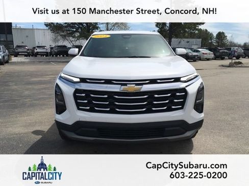 Used 2025 Chevrolet Equinox LT FWD image 2