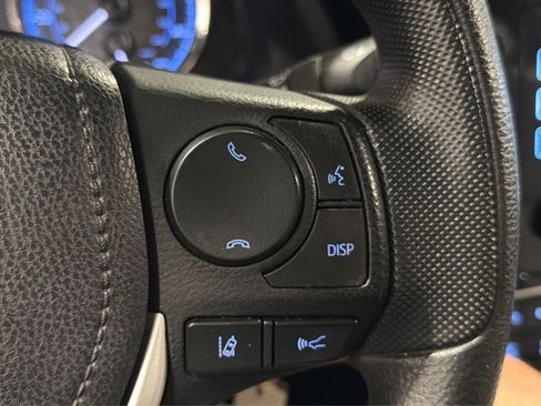 Used 2018 Toyota Corolla LE FWD image 23