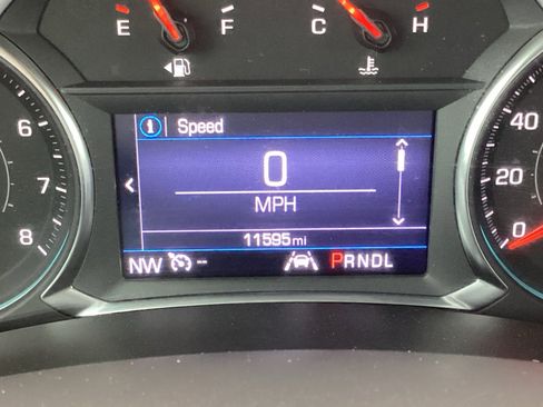 Used 2024 Chevrolet Equinox LS w/ LS Convenience Package image 3