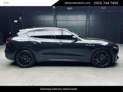 Used 2022 Maserati Levante GT AWD/4WD image 8