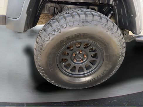 Used 2021 Jeep Gladiator Sport AWD/4WD image 13