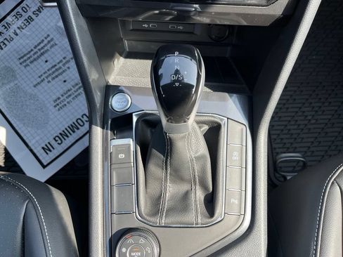Certified 2024 Volkswagen Tiguan SE R-Line AWD/4WD image 17