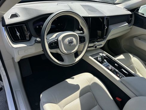 Certified 2023 Volvo XC60 B5 Plus AWD/4WD image 7