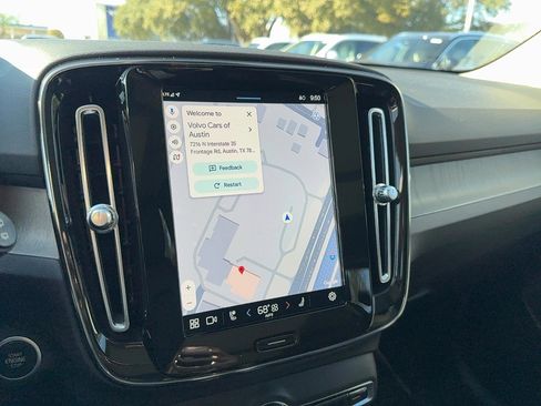 Used 2023 Volvo XC40 B5 Plus w/ Protection Package Premier image 21