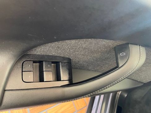 Used 2022 Tesla Model X AWD/4WD image 17