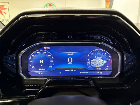 Used 2024 Chevrolet Silverado 3500 LTZ w/ LTZ Convenience Package image 35