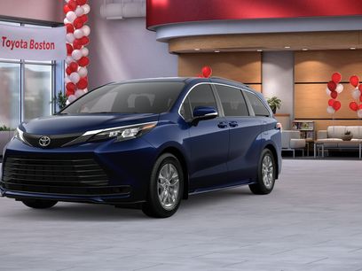 New 2026 Toyota Sienna LE