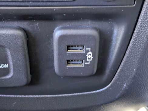 Used 2023 Buick Enclave Premium w/ Experience Buick Package image 17