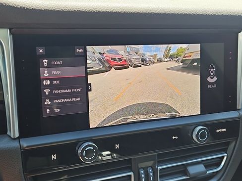 Used 2023 Porsche Macan AWD/4WD image 33