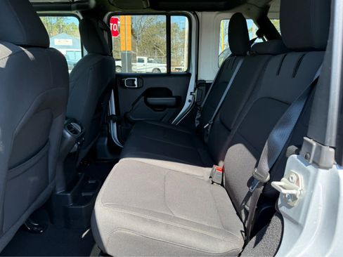 Used 2023 Jeep Wrangler Unlimited w/ Cold Weather Group AWD/4WD image 25