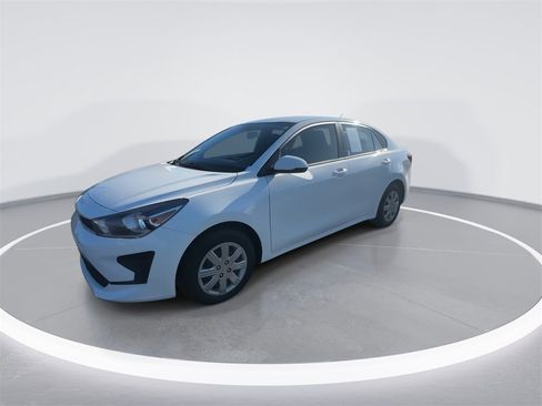 Used 2023 Kia Rio LX image 4