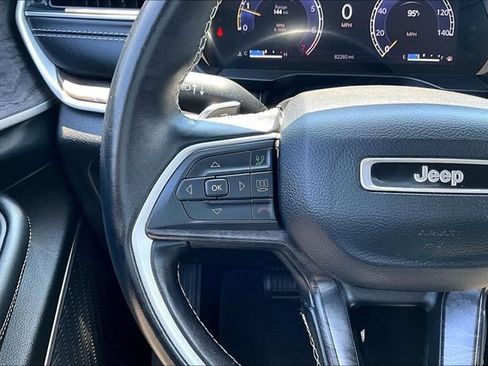 Used 2022 Jeep Grand Cherokee Limited RWD image 11