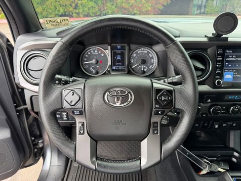 Used 2023 Toyota Tacoma TRD Off-Road w/ Technology Package AWD/4WD image 19
