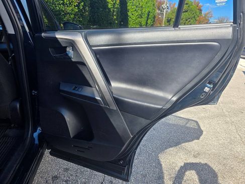 Used 2018 Toyota RAV4 XLE w/ Plus Extra Value Package AWD/4WD image 28