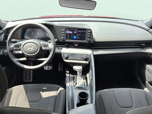 Used 2025 Hyundai Elantra Sport FWD image 14