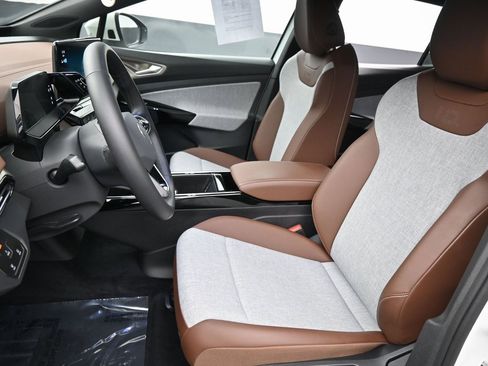 Used 2024 Volkswagen ID.4 2WD image 25