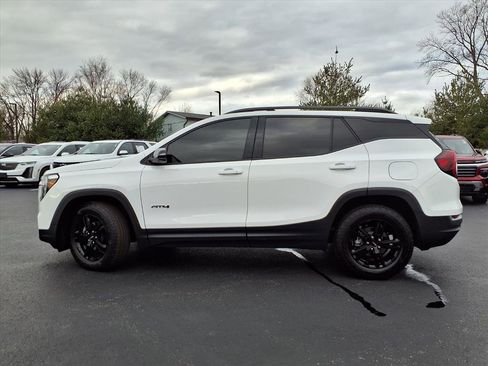 Used 2024 GMC Terrain AT4 w/ Infotainment Package II image 37