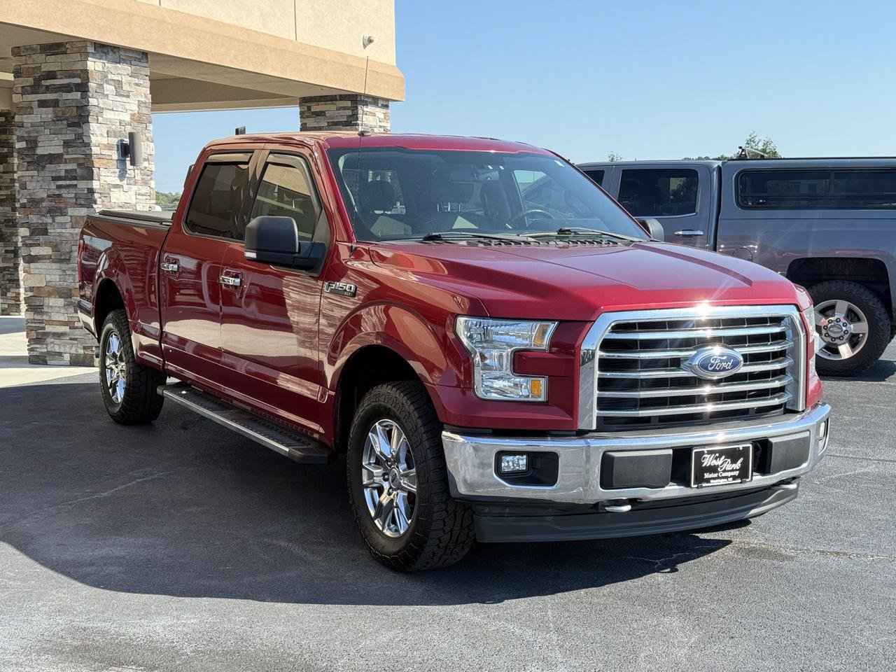 Used 2017 Ford F150 XLT w/ Equipment Group 302A Luxury AWD/4WD image 5