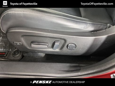 Used 2017 Toyota Highlander SE image 26