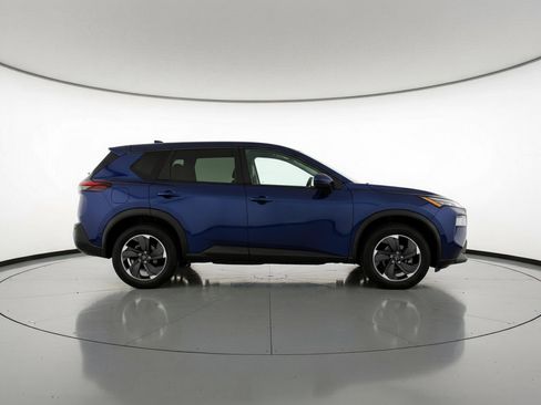 Used 2025 Nissan Rogue SV FWD image 11