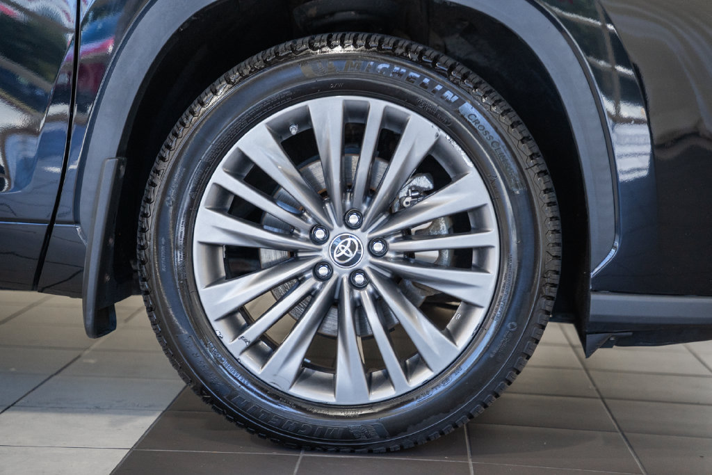 Used 2021 Toyota Highlander Platinum AWD/4WD image 17