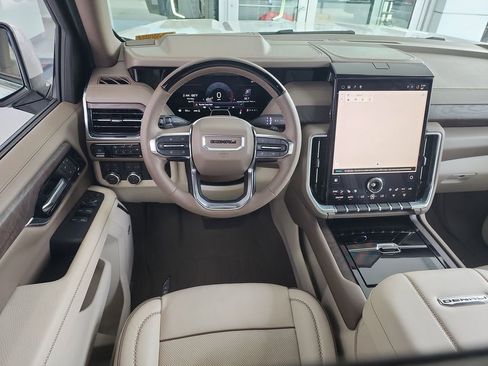 Certified 2025 GMC Yukon Denali w/ Denali Reserve Package AWD/4WD image 10