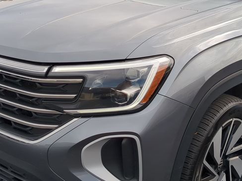 Used 2024 Volkswagen Atlas SE image 12