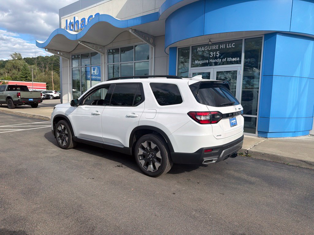 New 2026 Honda Pilot Touring image 10