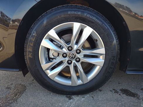 Used 2021 Toyota Sienna Limited image 31