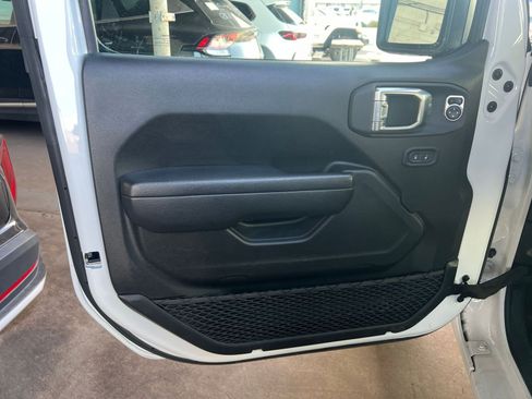 Used 2025 Jeep Wrangler Sport S AWD/4WD image 18