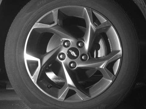Used 2025 Chevrolet Trax LT FWD image 13