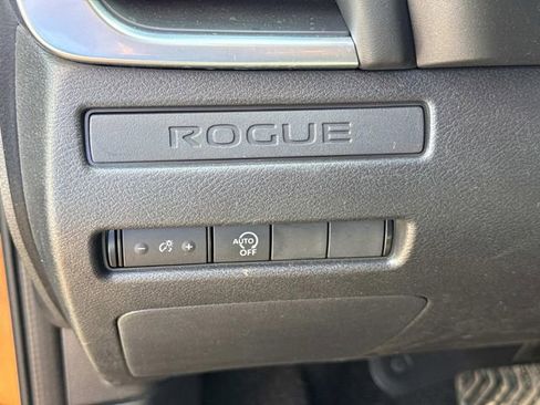 Used 2023 Nissan Rogue S FWD image 27
