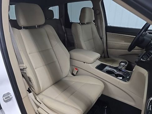 Used 2022 Jeep Grand Cherokee Laredo E image 14