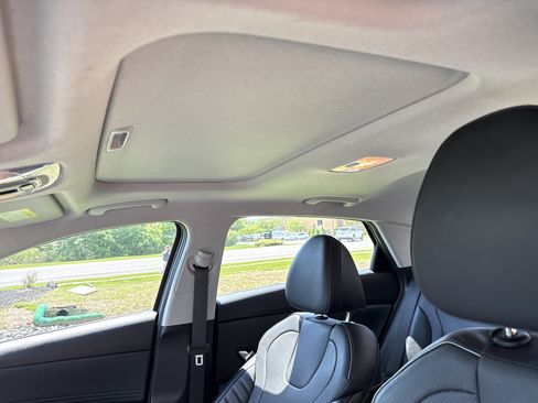 Certified 2023 Hyundai Elantra Limited FWD image 27