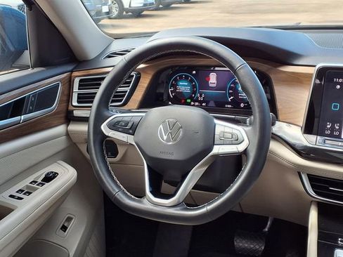Used 2025 Volkswagen Atlas SE FWD image 8