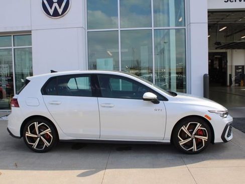 New 2026 Volkswagen GTI SE FWD image 3