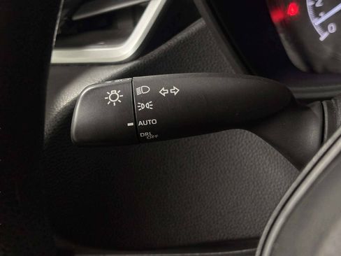 Used 2021 Toyota Corolla LE FWD image 29