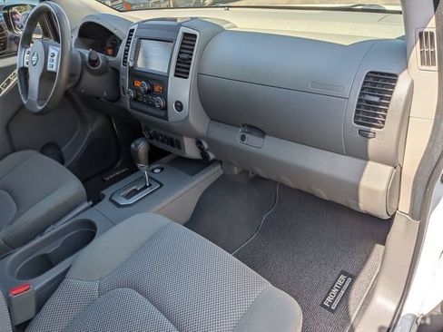 Used 2020 Nissan Frontier SV w/ Midnight Edition Floor Mats AWD/4WD image 28